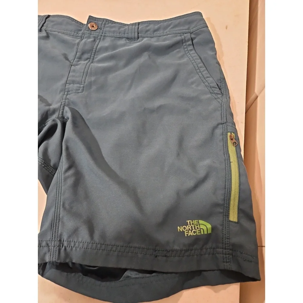 The NORTH FACE Shorts Mens Size 38 Green Running Hiking Camping Swim (A259